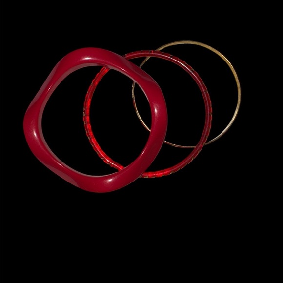 Set of 3 vintage red/ gold bracelets plastic/metal - Picture 3 of 3